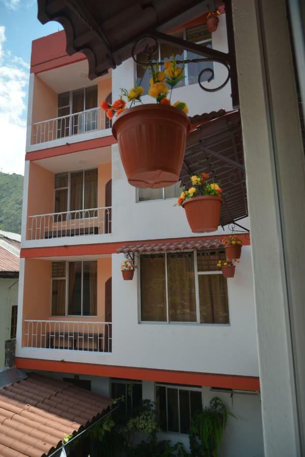 Hotel Flor De Oriente Banos (Tungurahua) Exterior photo