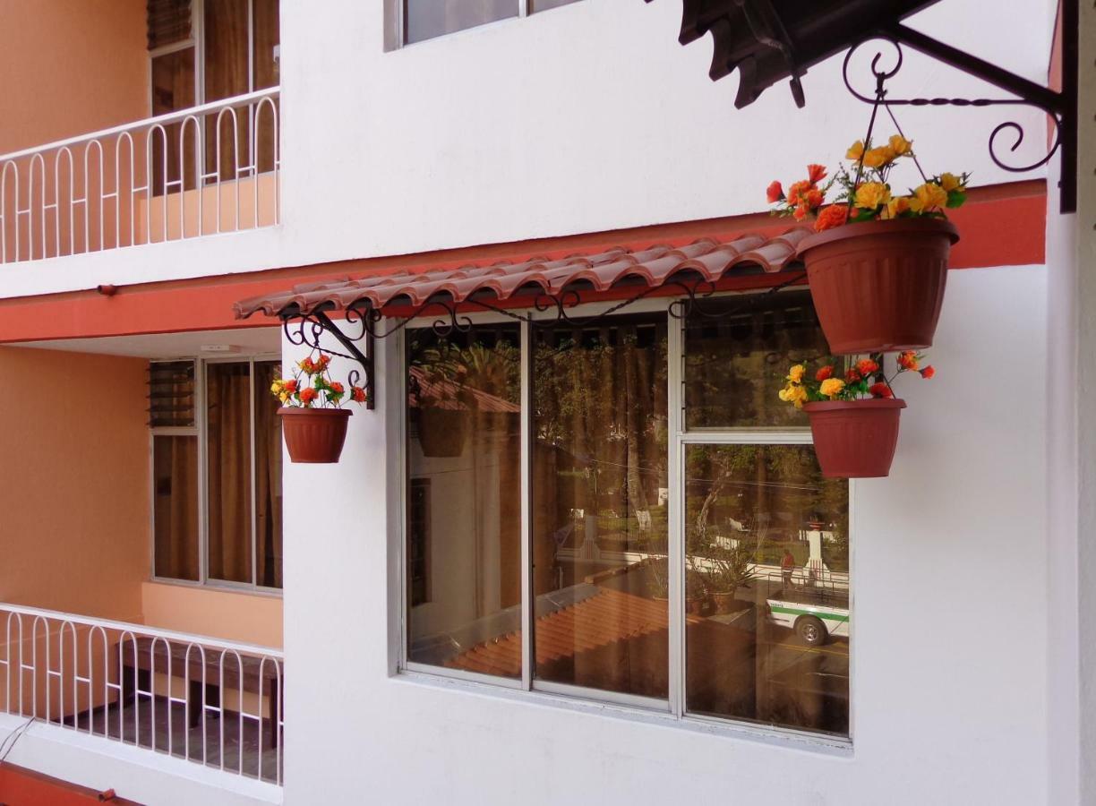 Hotel Flor De Oriente Banos (Tungurahua) Exterior photo